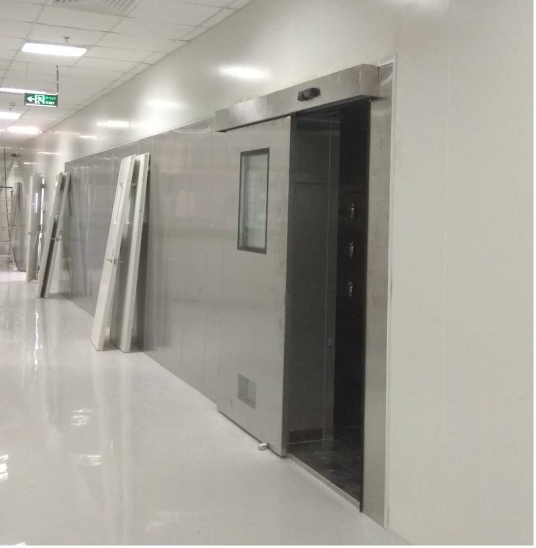 Airshower h&agrave;ng